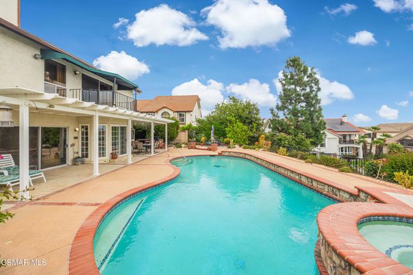 Exterior, Pool