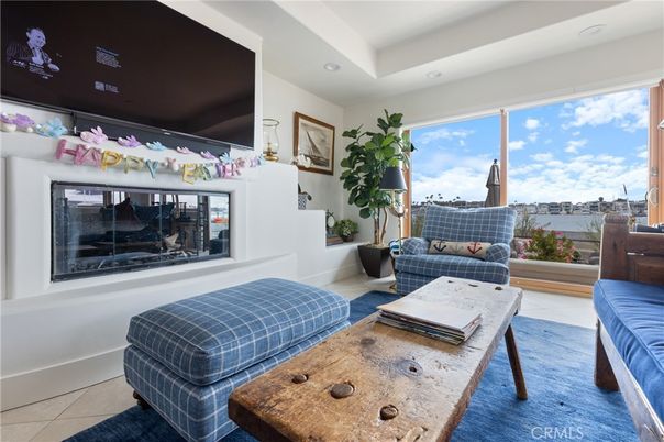 Fireplace, Interior, Living room, Recessed Lighting