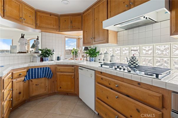 Interior, Kitchen, Recessed Lighting, Tile Countertops