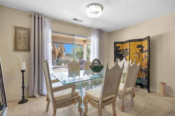Dining room, Interior