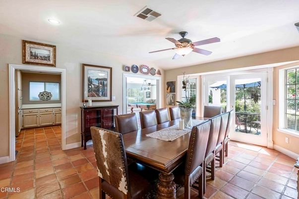 Dining room, Interior, Recessed Lighting