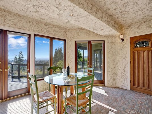Dining room, Interior, Recessed Lighting