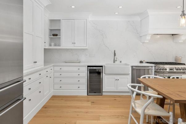 Dining room, Interior, Kitchen, Marble Walls, Pendant Lights, Recessed Lighting, Stainless Steel Appliances, Wood Texture Flooring