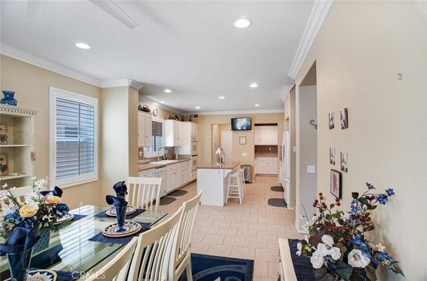 Dining room, Interior, Kitchen, Recessed Lighting