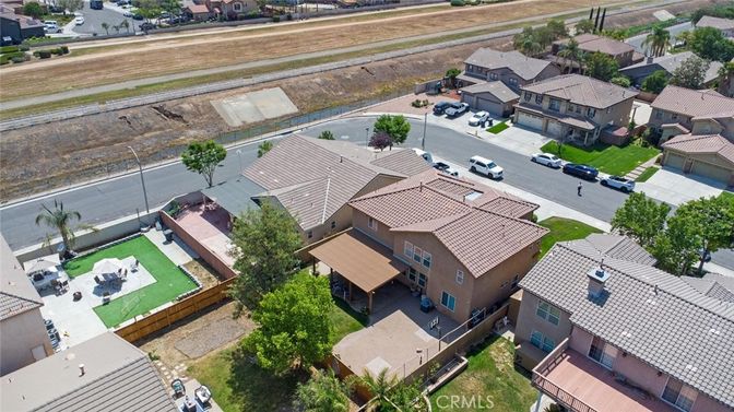 Exterior, Drone