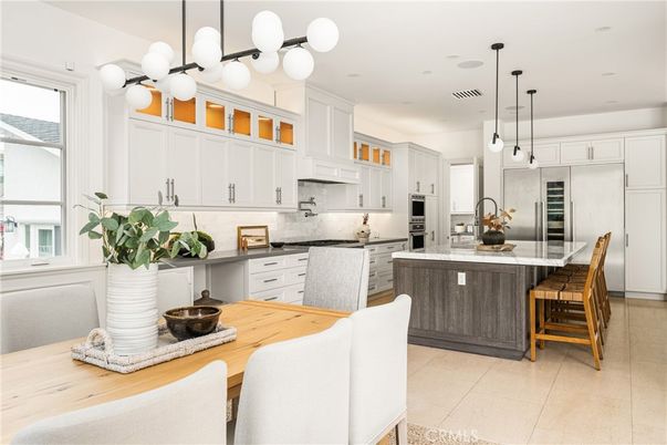 Dining room, Interior, Kitchen, Pendant Lights, Recessed Lighting, Stainless Steel Appliances