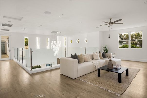 Interior, Living room, Pendant Lights, Recessed Lighting, Wood Texture Flooring