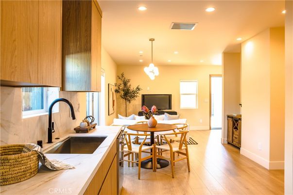 Dining room, Interior, Kitchen, Pendant Lights, Recessed Lighting, Wood Texture Flooring