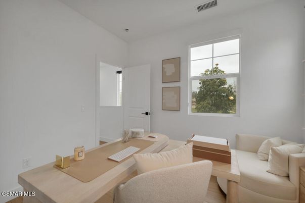 Home Office, Interior