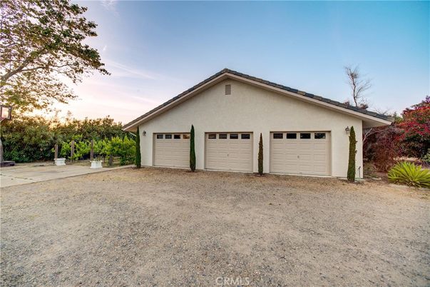 Detached Garage, Exterior