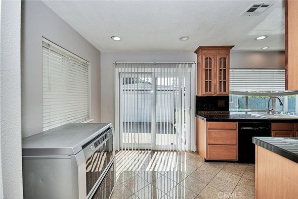 Interior, Kitchen, Recessed Lighting, Washer