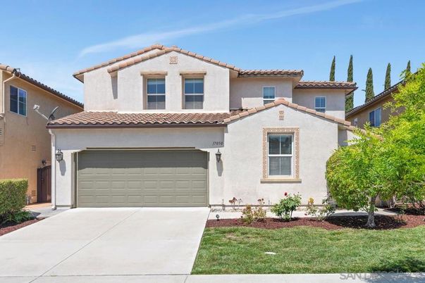 Attached, Exterior, Facade, Mediterranean