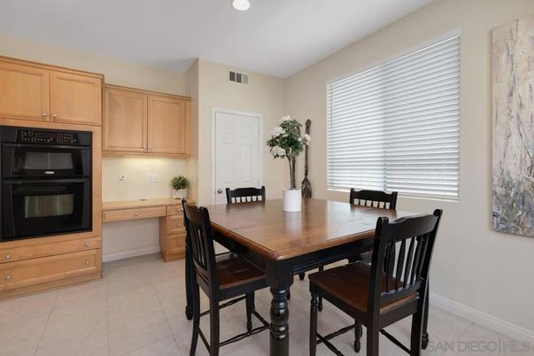 Dining room, Interior, Recessed Lighting