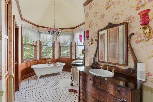 Bathroom, Dual Sink Vanities, Free Standing Baths, Interior, Pendant Lights
