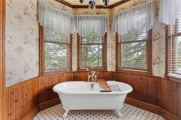 Bathroom, Free Standing Baths, Interior