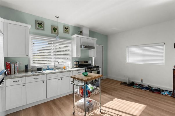 Interior, Kitchen, Pendant Lights, Wood Texture Flooring