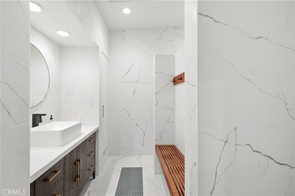 Bathroom, Interior, Marble, Marble Walls, Recessed Lighting