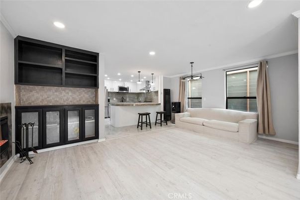 Interior, Kitchen, Living room, Pendant Lights, Recessed Lighting, Stainless Steel Appliances, Wood Texture Flooring