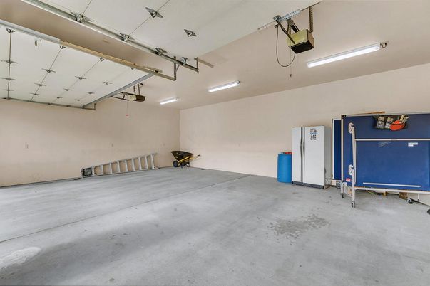 Garage, Interior