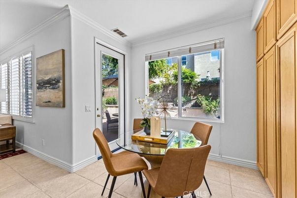 Dining room, Interior