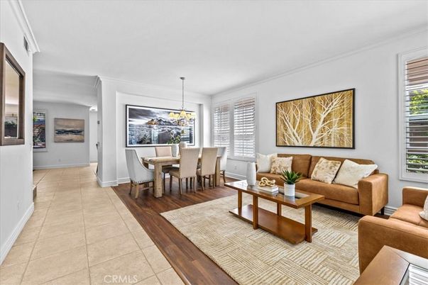 Dining room, Interior, Living room, Pendant Lights