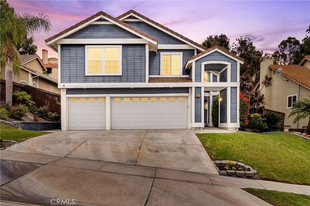 Attached, Exterior, Facade, American Craftsman