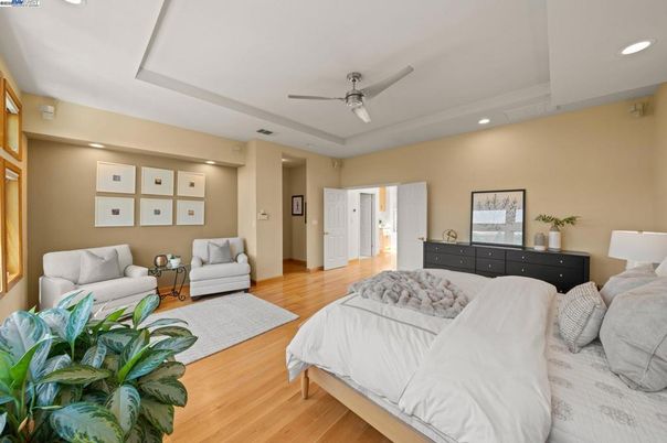 Bedroom, Interior, Recessed Lighting, Wood Texture Flooring