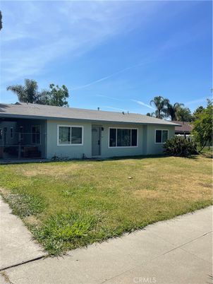 Backyard, Exterior, Facade, Ranch