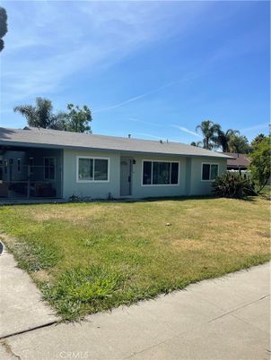 Backyard, Exterior, Facade, Ranch