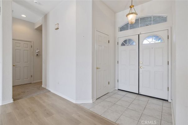Interior, Pendant Lights, Recessed Lighting, Wood Texture Flooring