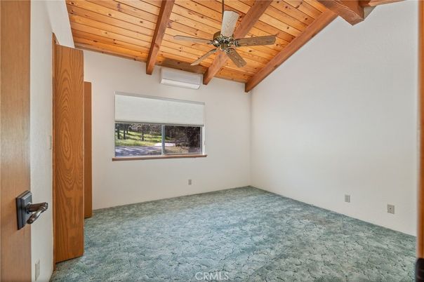Empty room, Interior, Wooden Beams, Wooden Ceilings