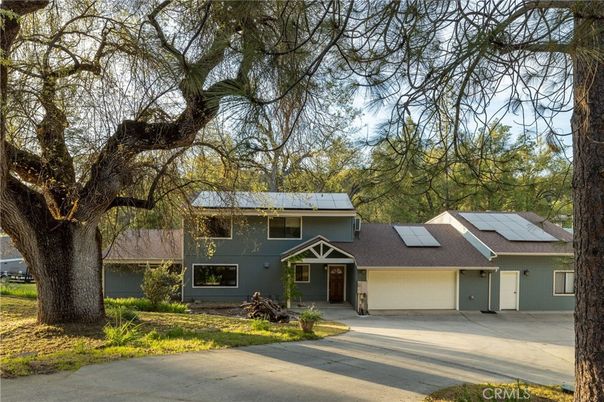 Attached, Exterior, Facade, Solar Panels, Split Level