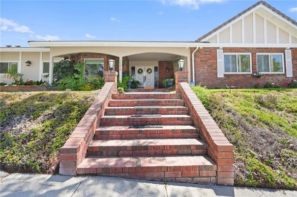 Exterior, Facade, Brick Facade, Ranch