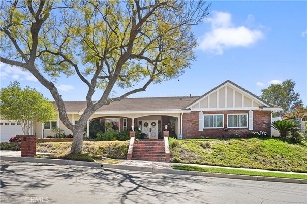 Exterior, Facade, Brick Facade, Ranch