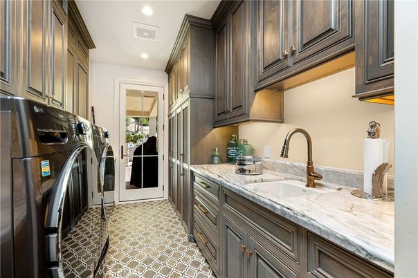 Interior, Kitchen, Recessed Lighting, Washer