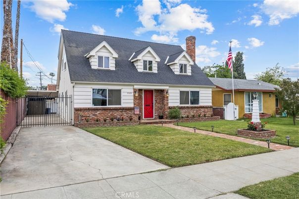 Exterior, Facade, Brick Facade, Cape Cod
