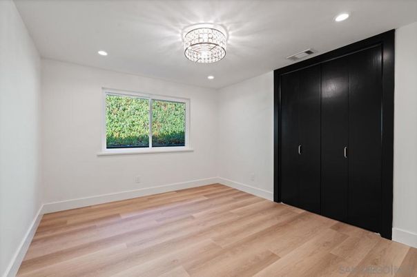 Chandelier, Empty room, Interior, Recessed Lighting, Wood Texture Flooring