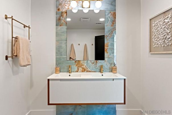 Bathroom, Interior, Recessed Lighting