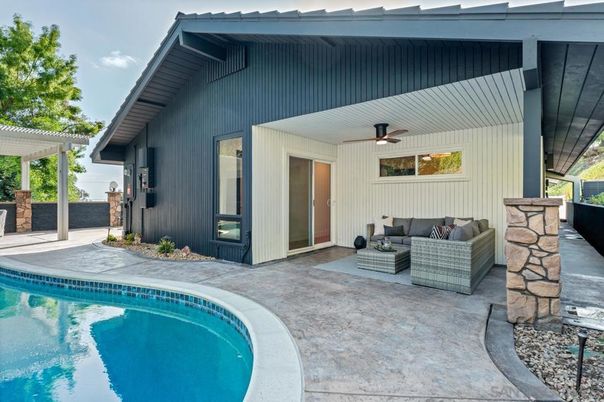 Exterior, Pool