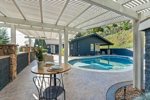 Exterior, Pool