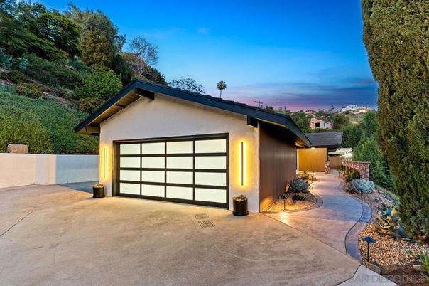 Detached Garage, Exterior