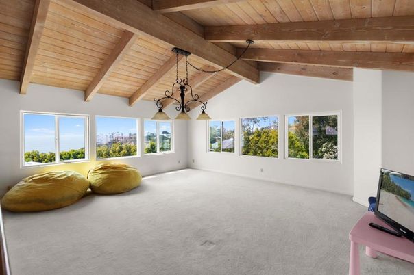 Empty room, Interior, Pendant Lights, Wooden Beams, Wooden Ceilings