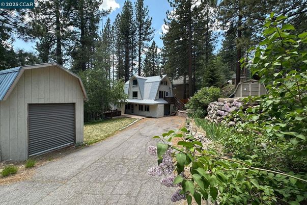 Backyard, Detached Garage, Exterior