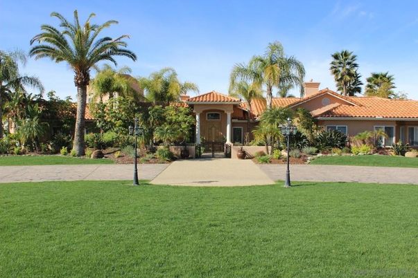 Backyard, Exterior, Facade, Mediterranean