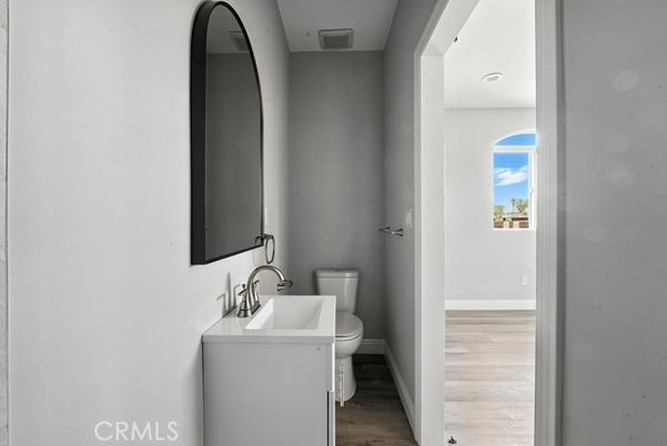 Bathroom, Interior, Recessed Lighting, Wood Texture Flooring