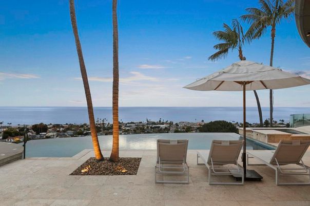 Exterior, Pool, Water