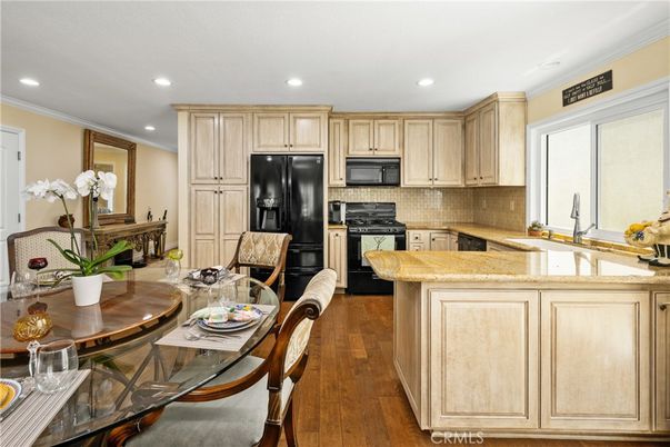Dining room, Interior, Kitchen, Recessed Lighting, Wood Texture Flooring