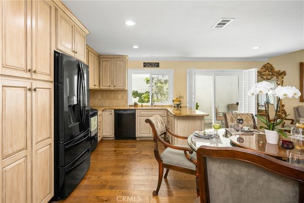 Dining room, Interior, Kitchen, Recessed Lighting, Wood Texture Flooring