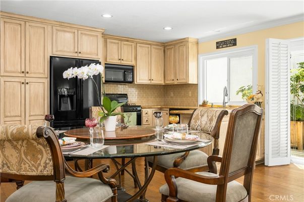 Dining room, Interior, Kitchen, Recessed Lighting, Wood Texture Flooring