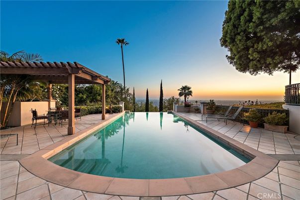 Exterior, Pool, Water